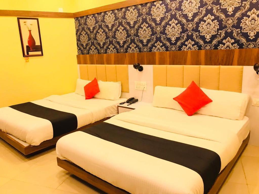 Hotel Keerthana Puttur Puttur  Exteriör bild