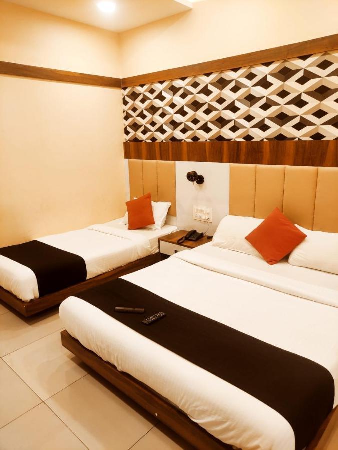 Hotel Keerthana Puttur Puttur  Exteriör bild