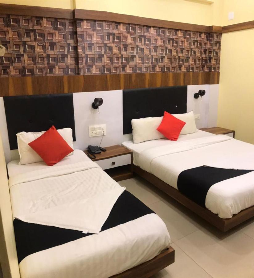 Hotel Keerthana Puttur Puttur  Exteriör bild