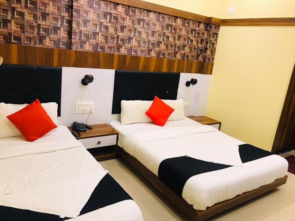 Hotel Keerthana Puttur Puttur  Exteriör bild